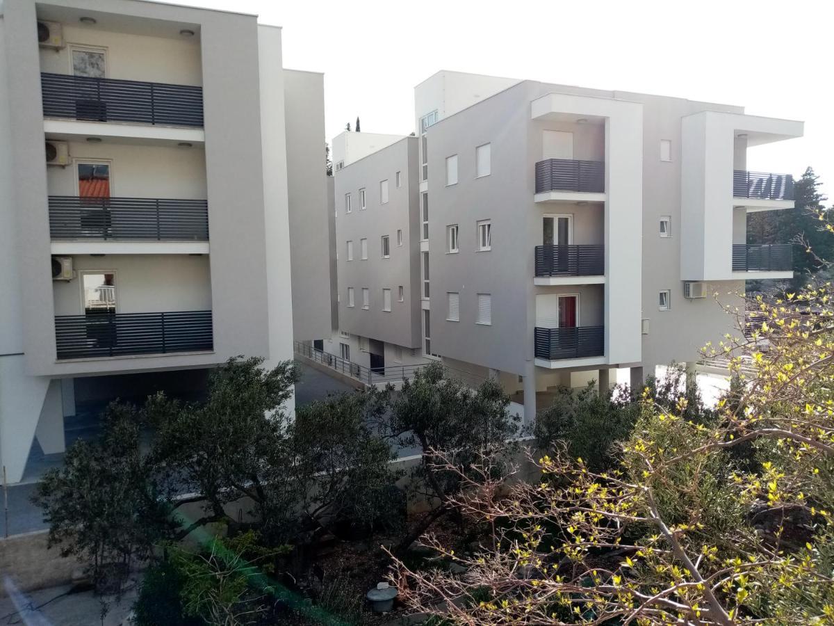 Tihana Makarska Bagian luar foto