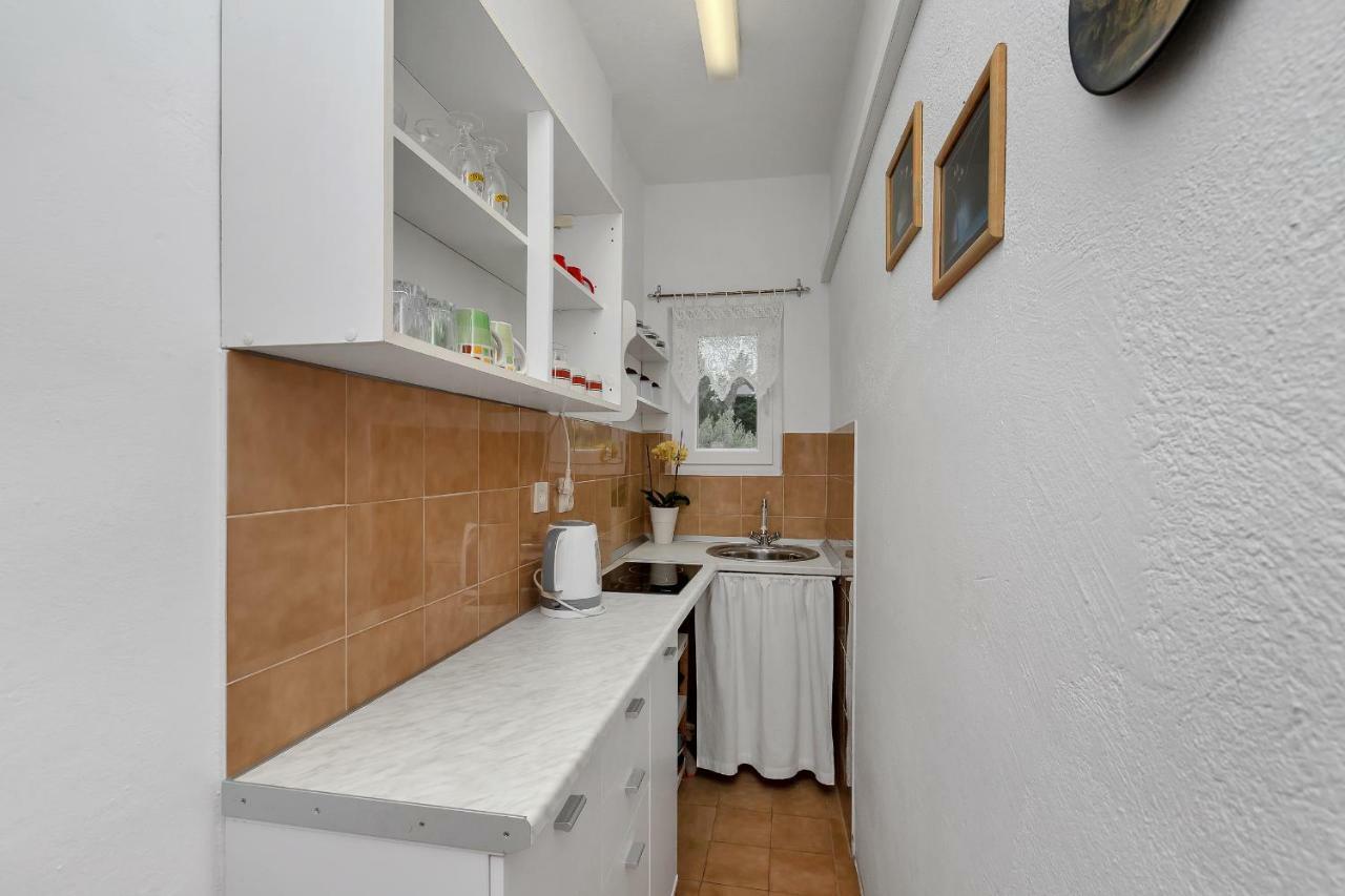 Tihana Makarska Bagian luar foto