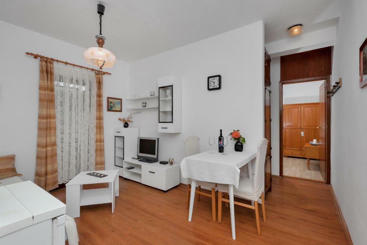 Tihana Makarska Bagian luar foto